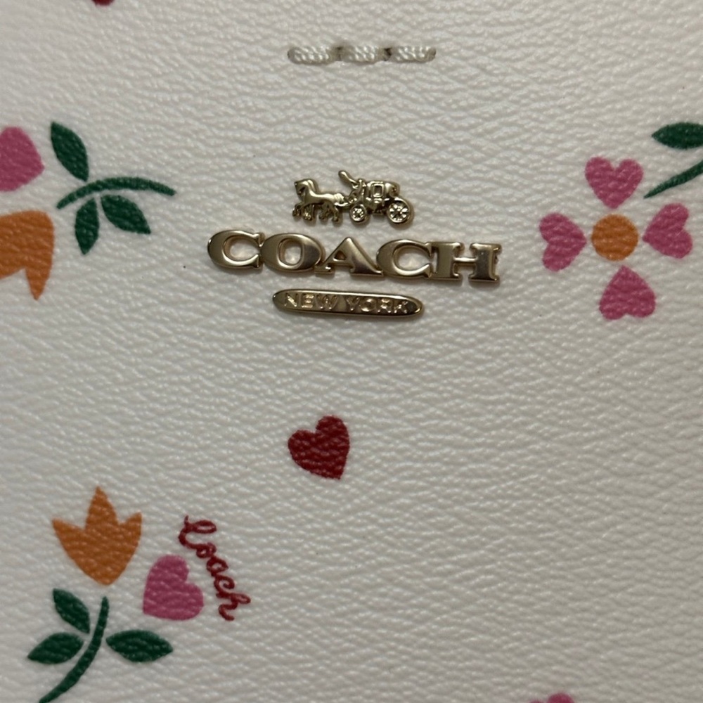 Coach Small Town Bucket Bag With Heart Petal Print - Picture 3 of 6